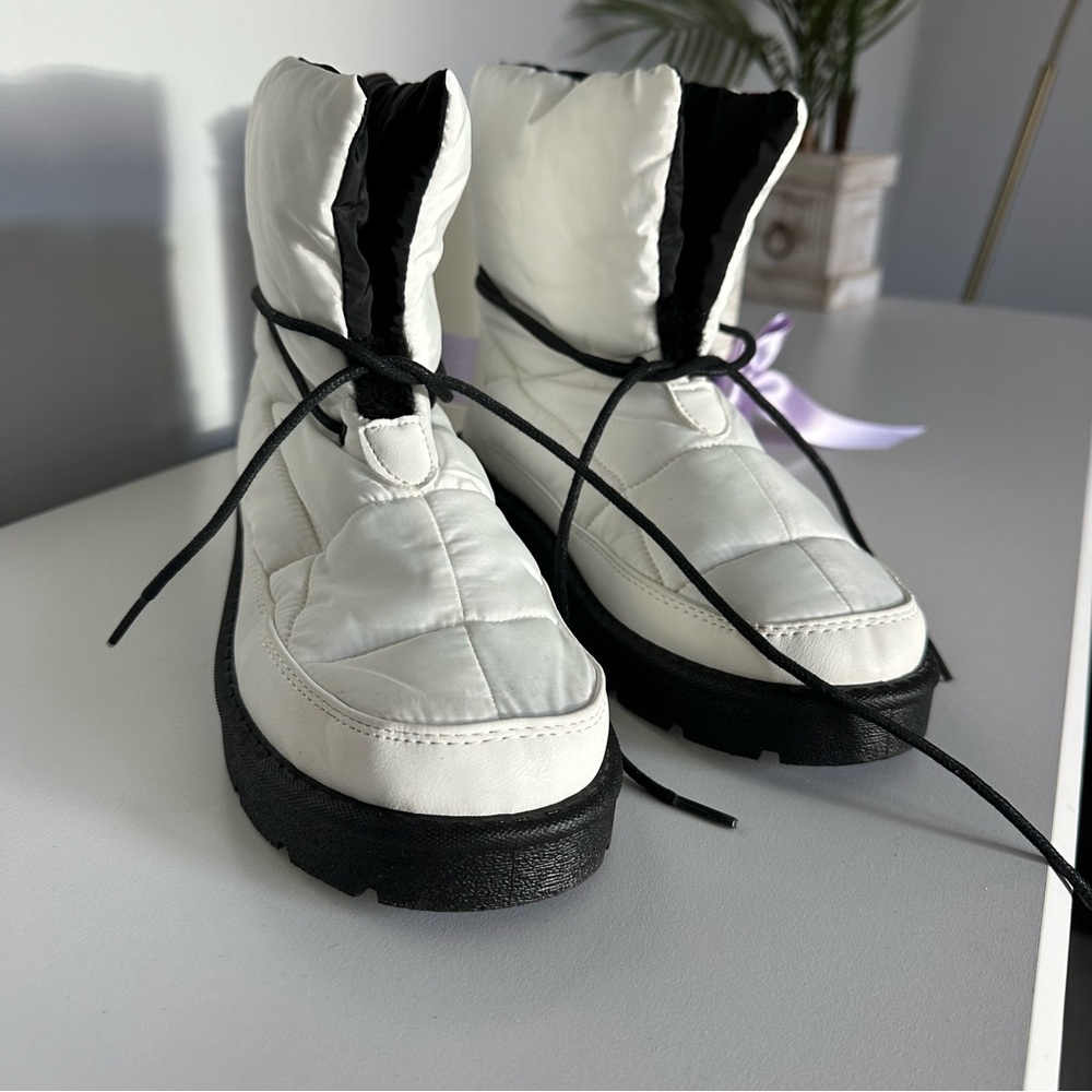 Winter snow boots size 7